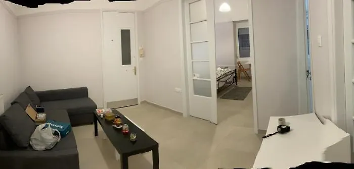 Chris Akropoli